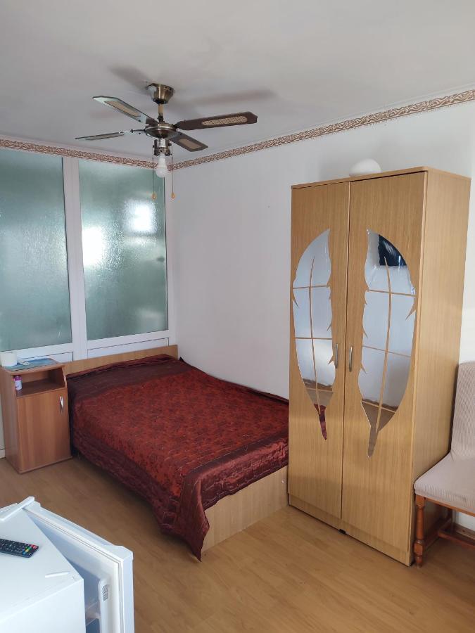 Hostel Emy Camere Cu Baie Proprie Aproape De Plaja 3 Papuci Constança Exterior foto
